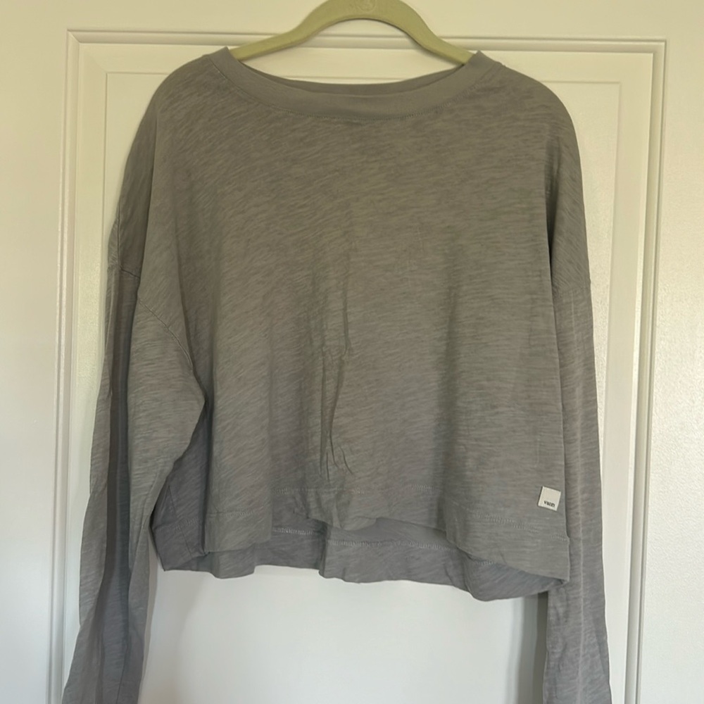 Women’s Vuori Long Sleeve Sundown Crop. New, no tags. Size S